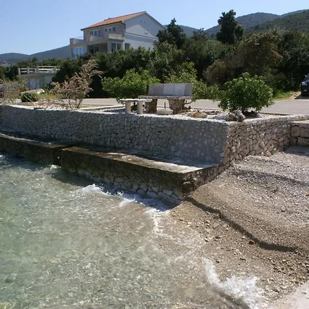 アパート Kneza 4342a